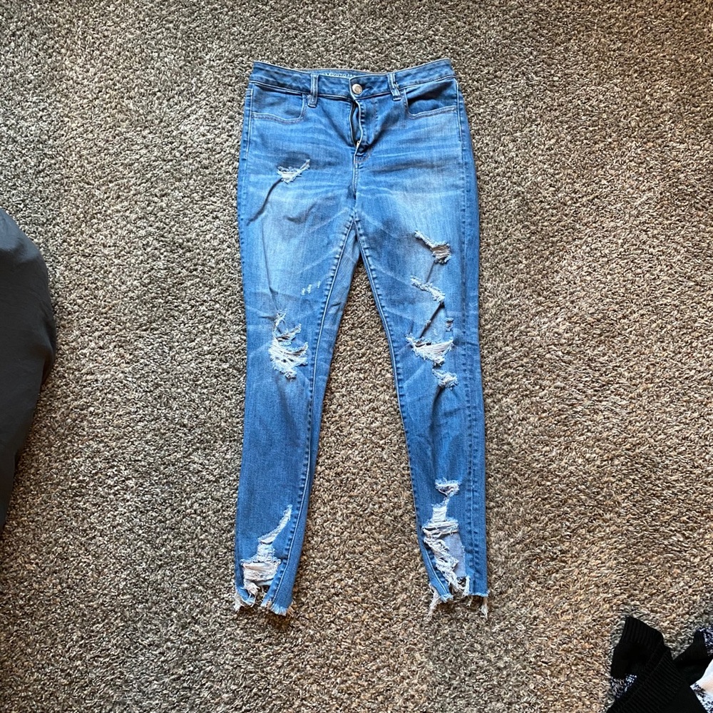 American Eagle Super Stretch Distressed Jean